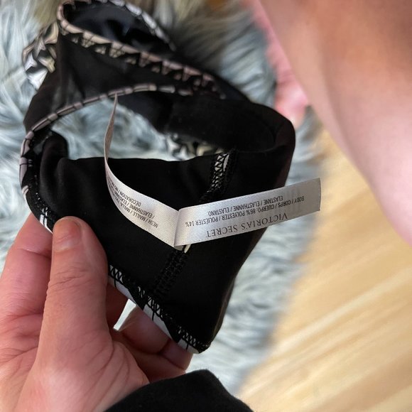NWOT Victoria Sport - Sports Bra - Small - Sexy - Picture 8 of 8